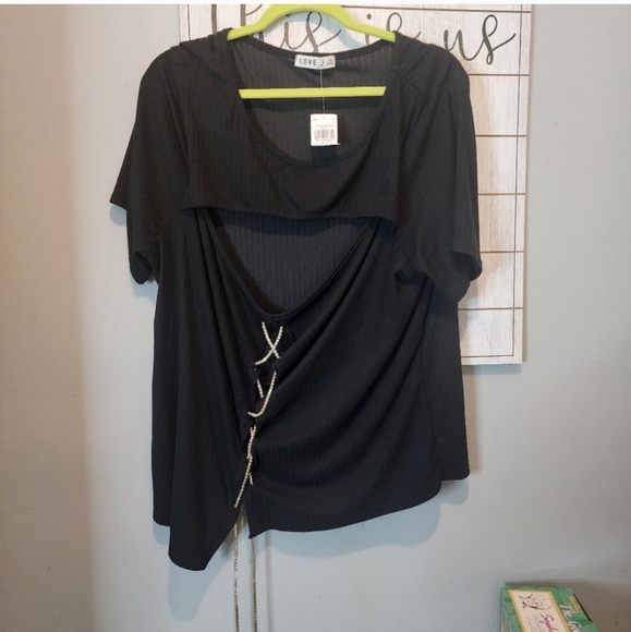 🍂🍁NWOT LOVE J DIAMOND LACE UP TOP SIZE 3X - Picture 3 of 6